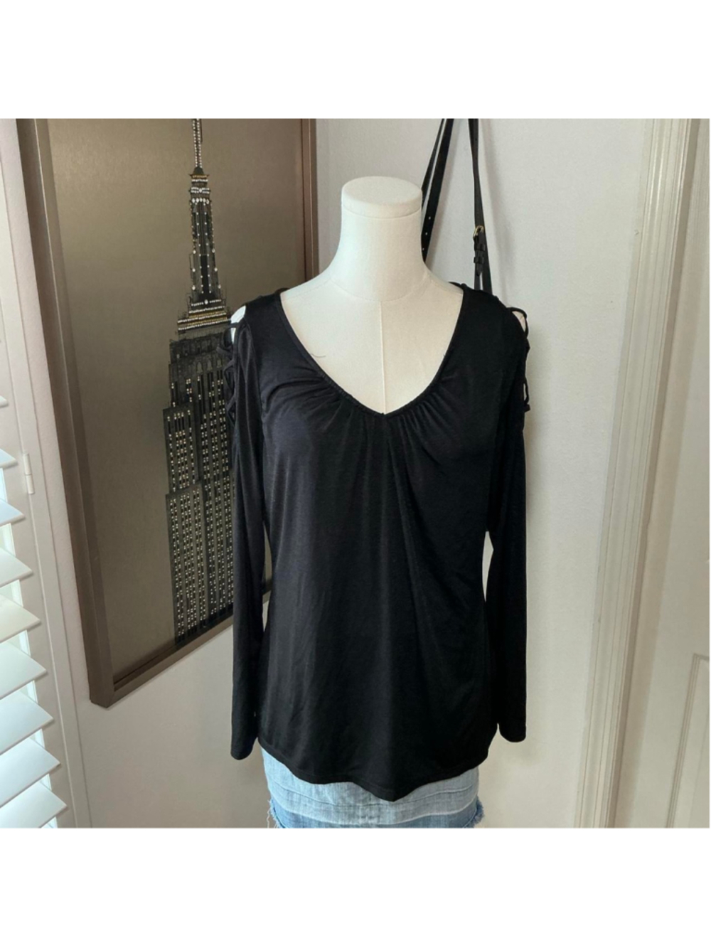Jennifer Lopez Black Strappy Cutout Shoulder Long Sleeve Top Size M Y2K